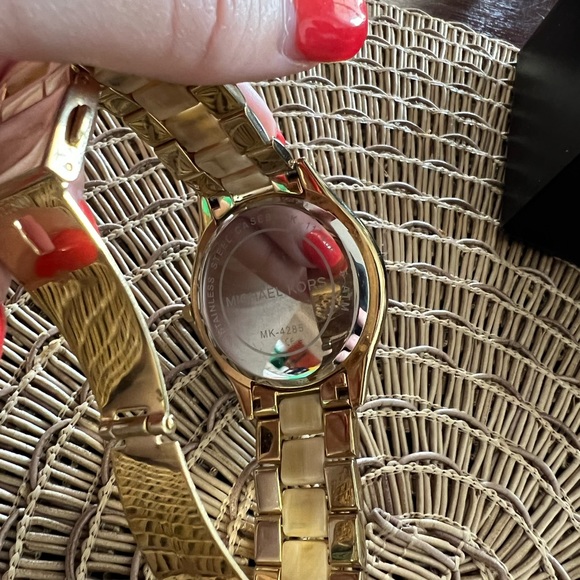 Michael Kors Gold Watch - Picture 8 of 8